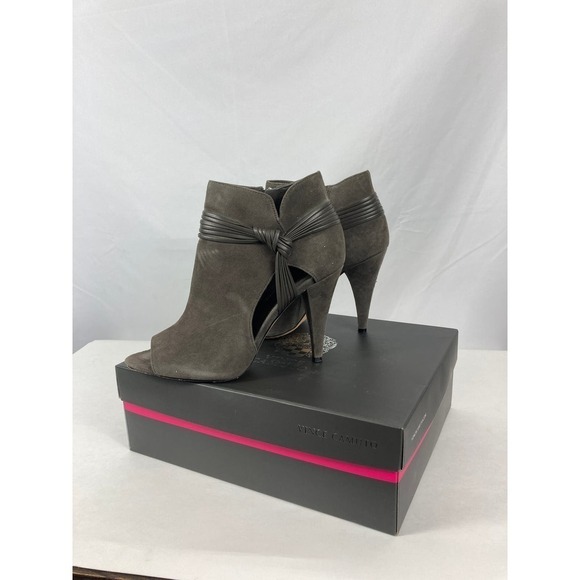 Vince Camuto Annavay Peep Toe Bootie Suede Cut Out Ankle Boot Shady Grey 8.5M - Picture 5 of 7